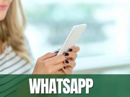 donna che scrive al cellulare