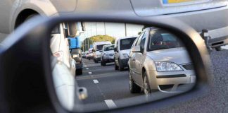 Foto di auto nel traffico